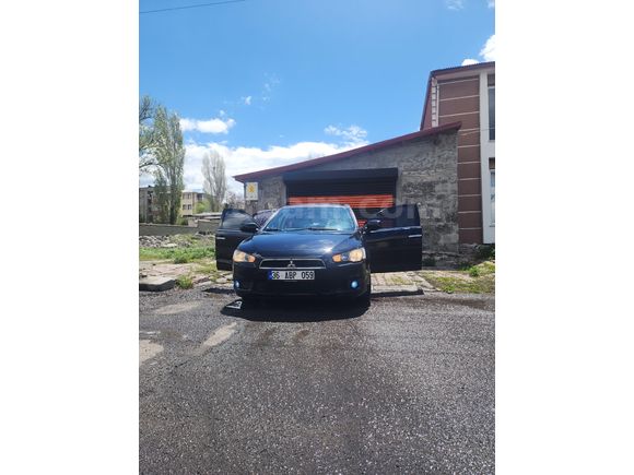 Sahibinden Mitsubishi Lancer 1.5 Invite 2009 Model