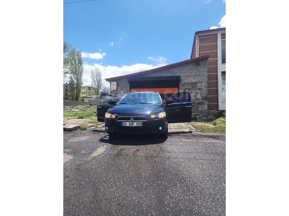 Sahibinden Mitsubishi Lancer 1.5 Invite 2009 Model