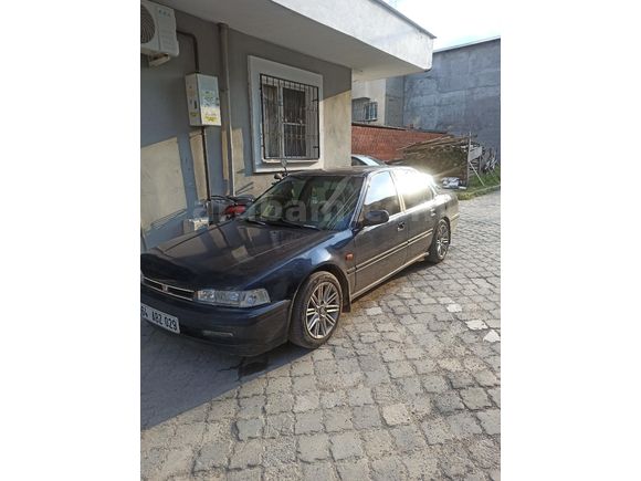 Sahibinden Honda Accord 2.0 1992 Model  550.000 km Lacivert