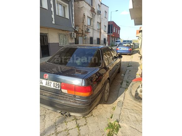 Sahibinden Honda Accord 2.0 1992 Model  550.000 km Lacivert