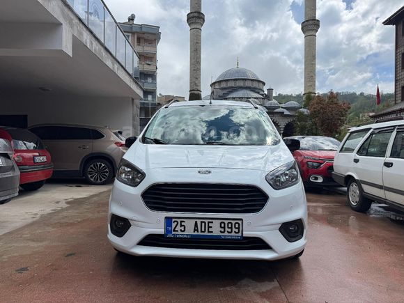 Sahibinden Ford Tourneo Courier 1.5 TDCi Titanium Plus 2023 Model