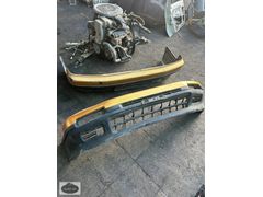 Daihatsu Applause ön arka tampon