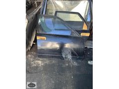 Daihatsu Applause sağ ön kapı