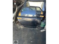 Daihatsu Applause sağ arka kapı