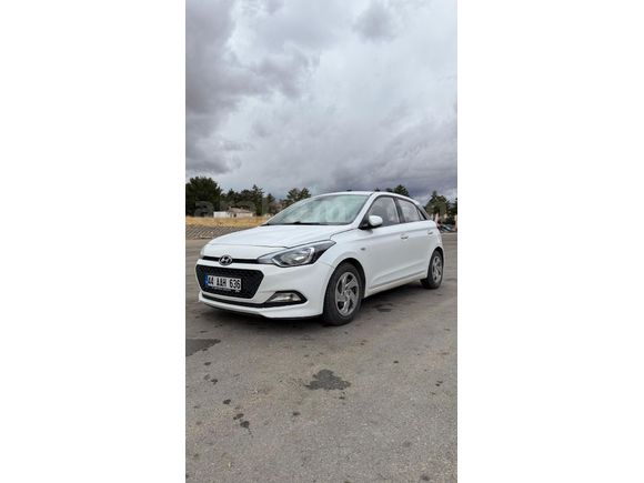 Sahibinden Hyundai i20 1.4 MPI Jump 2018 Model  182.000 km Beyaz