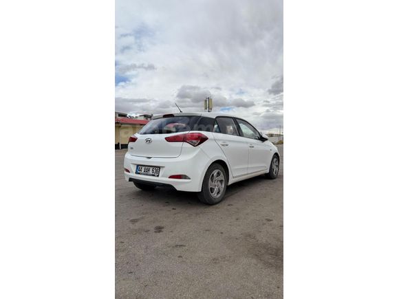 Sahibinden Hyundai i20 1.4 MPI Jump 2018 Model  182.000 km Beyaz