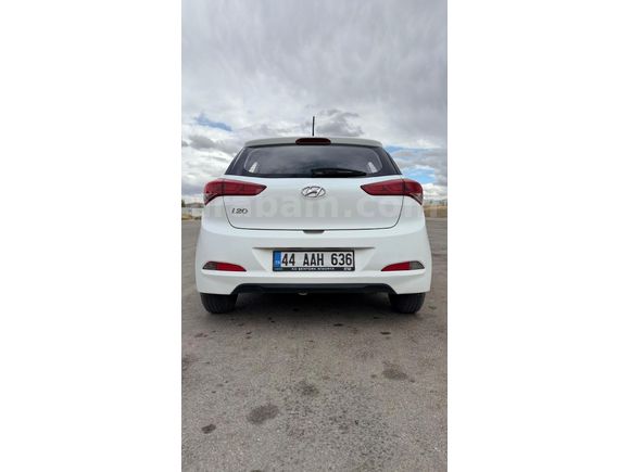Sahibinden Hyundai i20 1.4 MPI Jump 2018 Model  182.000 km Beyaz