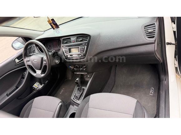 Sahibinden Hyundai i20 1.4 MPI Jump 2018 Model  182.000 km Beyaz