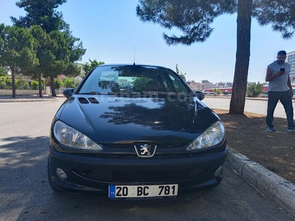 Galeriden DÜŞÜK KM Lİ EMSALSİZPeugeot 206 1.4 Fever 2007 Model Antalya