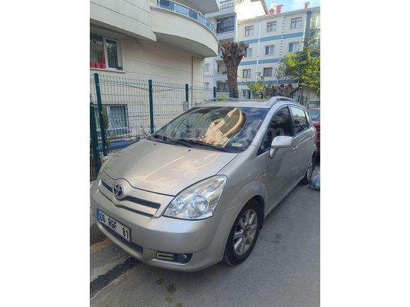 2. Sahibinden Toyota Corolla elegant Verso 1.6 2004 Model