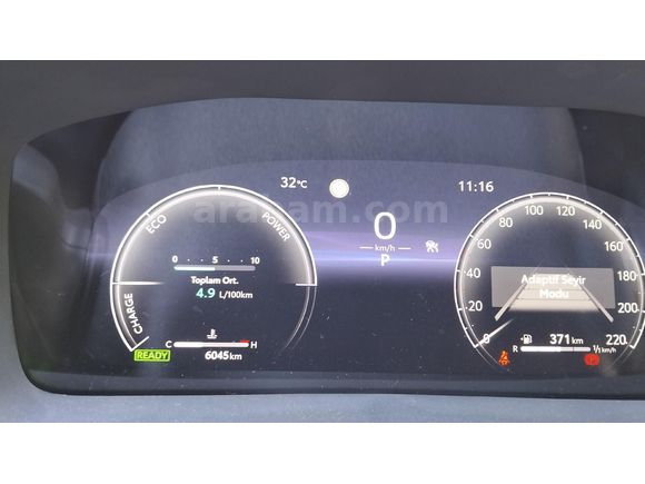 Sahibinden Toyota C-HR 1.8 Hybrid Flame 2025 Model  6.005 km Beyaz
