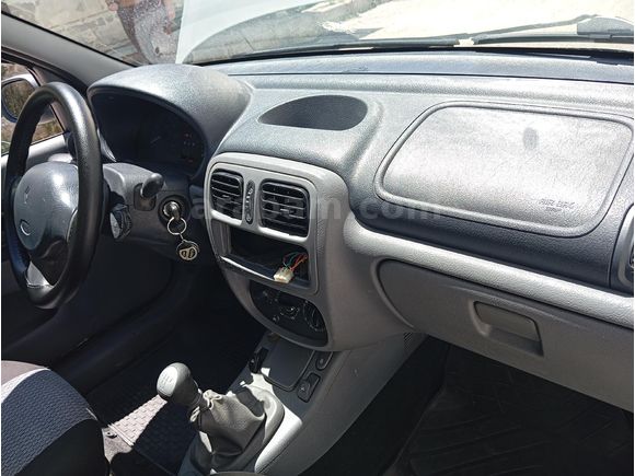 Sahibinden Renault Clio 1.4 RNA 2000 Model