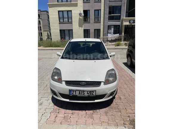 Sahibinden Ford Fiesta 1.4 TDCi Comfort 2006 Model  378.000 km Beyaz