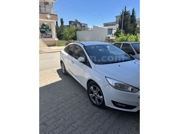 Sahibinden Ford Focus 1.5 TDCi Style 2015 Model  119.000 km Beyaz