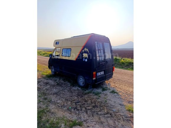 RENAULT TRAFİC MK1 T1100 KARAVAN