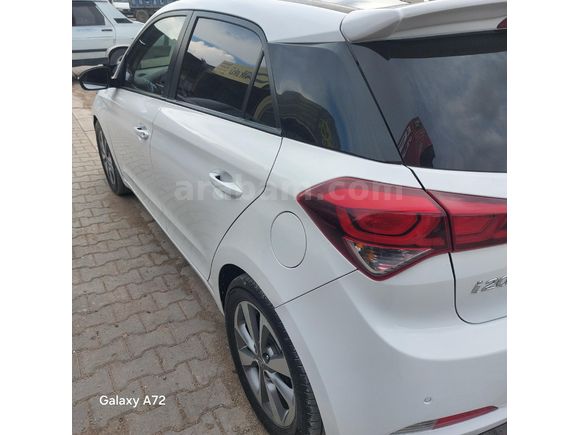 Sahibinden Hyundai i20 1.4 CRDi Style 2015 Model Adıyaman