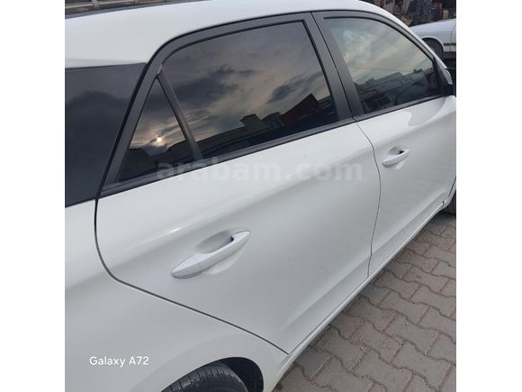 Sahibinden Hyundai i20 1.4 CRDi Style 2015 Model Adıyaman