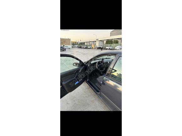 Sahibinden Ford Focus 1.6 Ambiente 2001 Model
