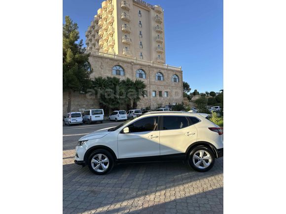 Sahibinden Nissan Qashqai 1.6 dCi Sky Pack 2017 Model  126.000 km Beyaz