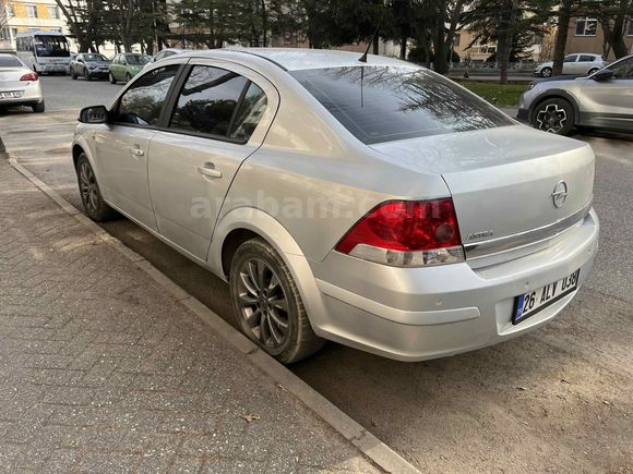 2011 Opel Astra 1.6 Enjoy 111.Yıl   KM:109.000