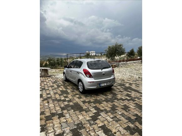 Sahibinden Hyundai i20 1.4 CRDi Jump 2013 Model Gaziantep 205.000 km Gri (Gümüş)