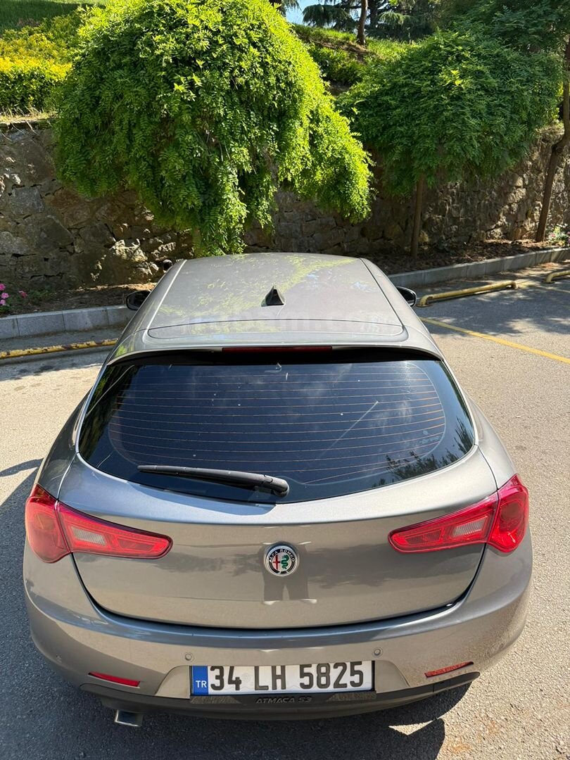 Sahibinden Alfa Romeo Giulietta 1.6 JTDM-2 Progression 2017 Model İstanbul 177.468 km Gri (titanyum) 6