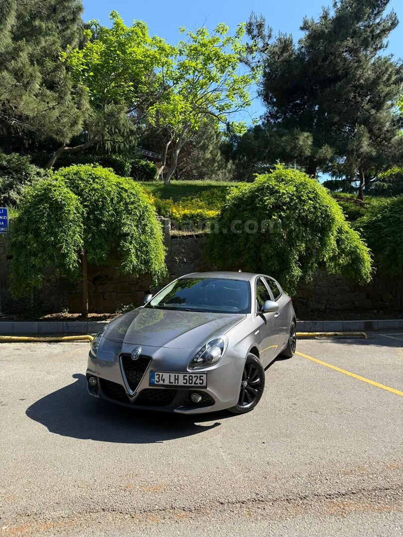 Sahibinden Alfa Romeo Giulietta 1.6 JTDM-2 Progression 2017 Model İstanbul 177.468 km Gri (titanyum) 1