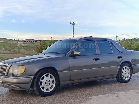 Sahibinden Mercedes - Benz E 200 1994 Model  düzgün mercedes arıyorsan bakmadan geçme