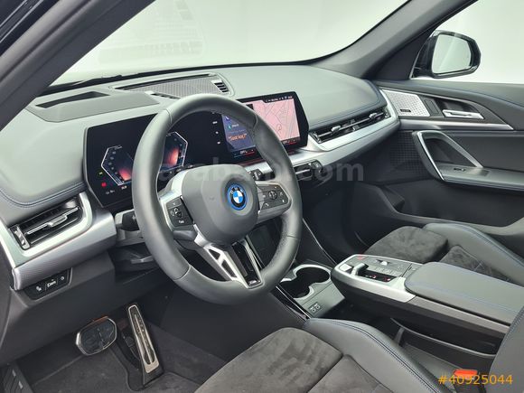 KOSİFLER OTO BOSTANCI 2024 MODEL BMW İX1 eDRİVE20