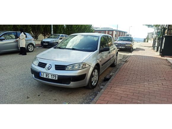 Sahibinden Renault Megane 1.4 Authentique 2005 Model  232.000 km Gri (Gümüş)