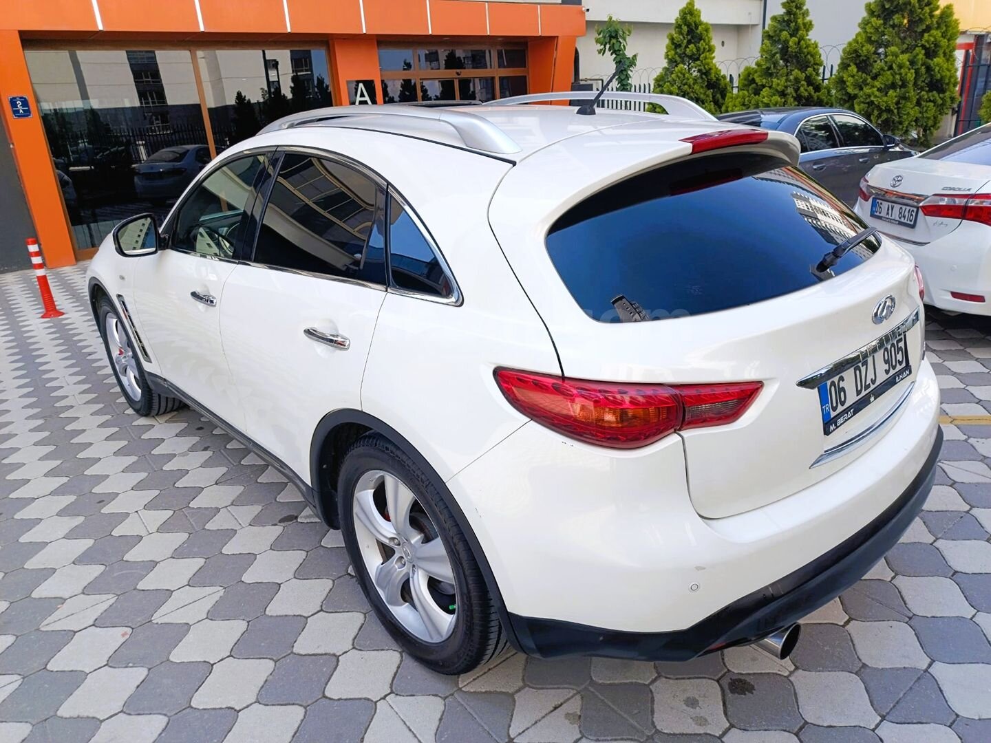 Galeriden Infiniti FX FX30d S 2010 Model Ankara 349.000 km Beyaz 7