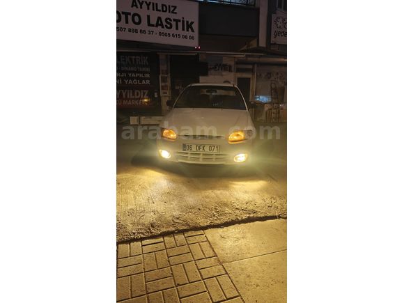 Sahibinden Hyundai Accent 1.3 Lx 2000 Model  380.000 km Beyaz