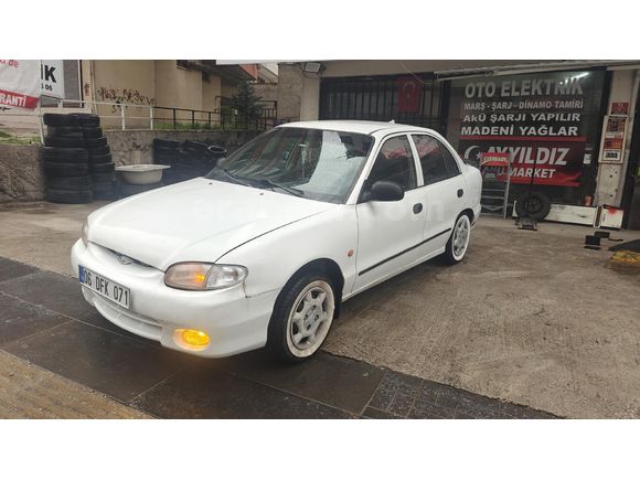 Sahibinden Hyundai Accent 1.3 Lx 2000 Model  380.000 km Beyaz