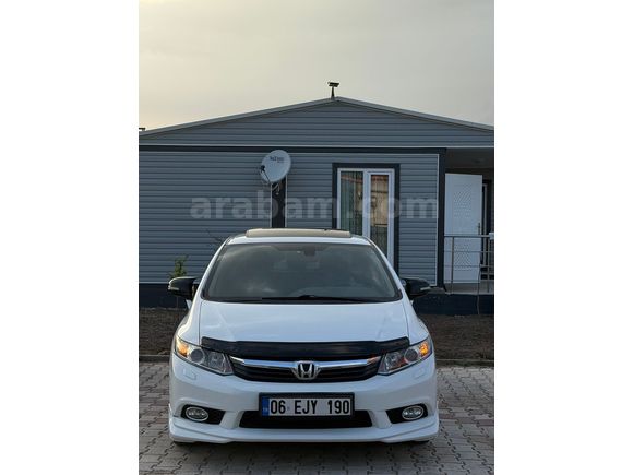 Sahibinden 40.Yıl Honda Civic 1.6i VTEC Eco Elegance 2012 Model 