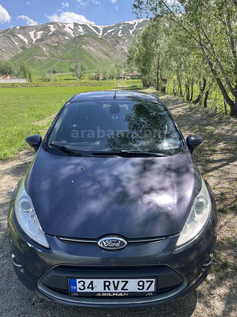 Sahibinden Ford Fiesta 1.4 TDCi Titanium X 2012 Model Hakkari 135.000 km Gri 4