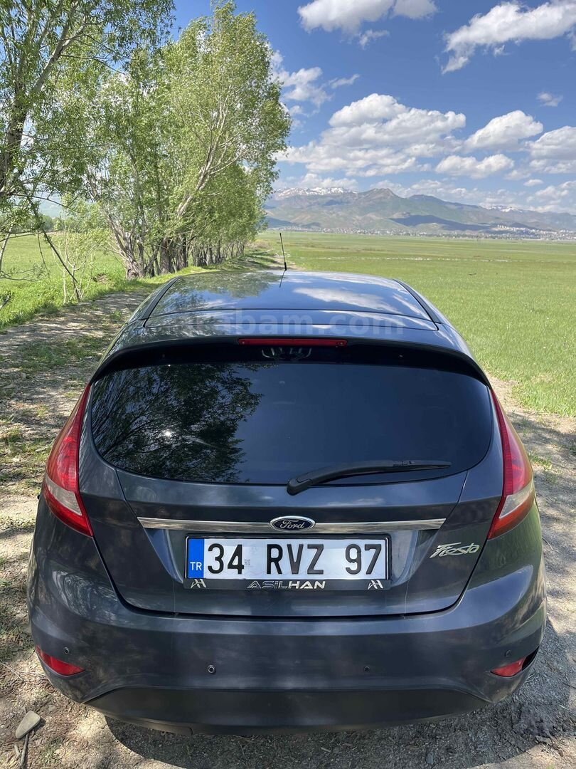 Sahibinden Ford Fiesta 1.4 TDCi Titanium X 2012 Model Hakkari 135.000 km Gri 7