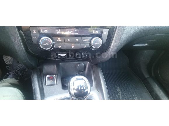 Sahibinden Nissan Qashqai 1.5 dCi Tekna Sky Pack 2014 Model  174.000 km Gri (Gümüş)