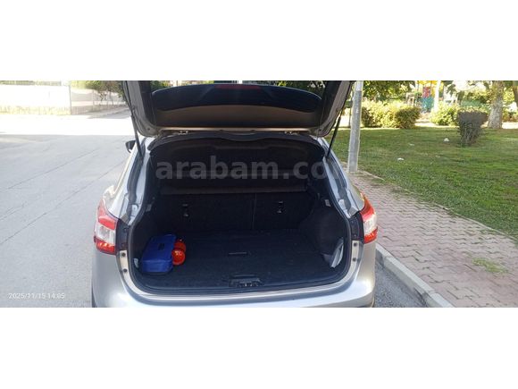 Sahibinden Nissan Qashqai 1.5 dCi Tekna Sky Pack 2014 Model  174.000 km Gri (Gümüş)