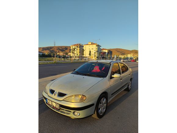 Sahibinden Renault Megane 1.4 16 VALF RTE 2001 Model 