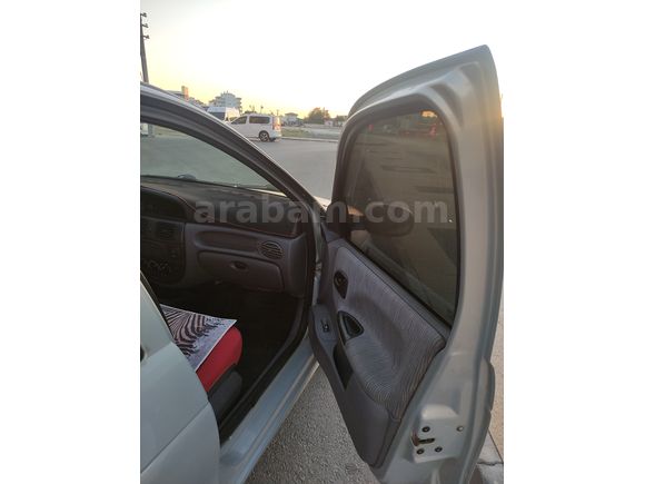 Sahibinden Renault Megane 1.4 16 VALF RTE 2001 Model 