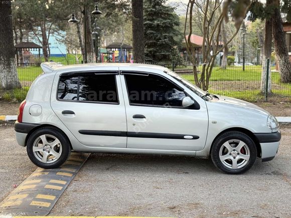 DUR-CAR'DAN TERTEMİZ HARİKA KONDİSYONDA CLİO 1.4 RN