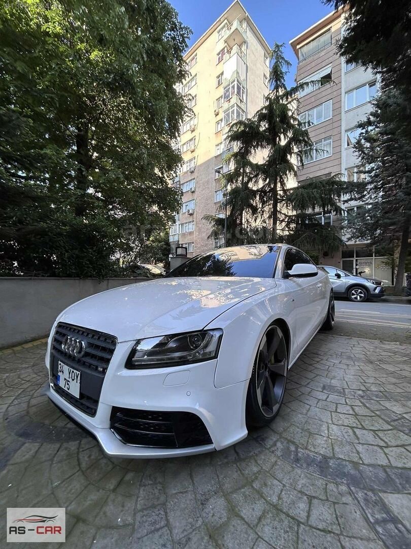 Galeriden Audi A5 Coupe 2.0 TFSI Quattro 2011 Model İstanbul 204.000 km Beyaz 2