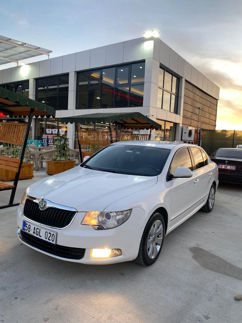 Sahibinden Skoda SuperB 1.6 TDI Comfort 2011 Model Sivas 296.000 km Beyaz 3