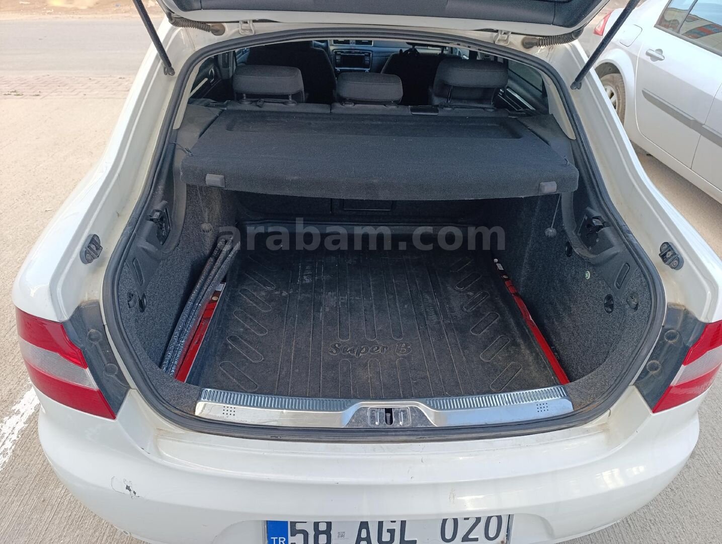 Sahibinden Skoda SuperB 1.6 TDI Comfort 2011 Model Sivas 296.000 km Beyaz 2
