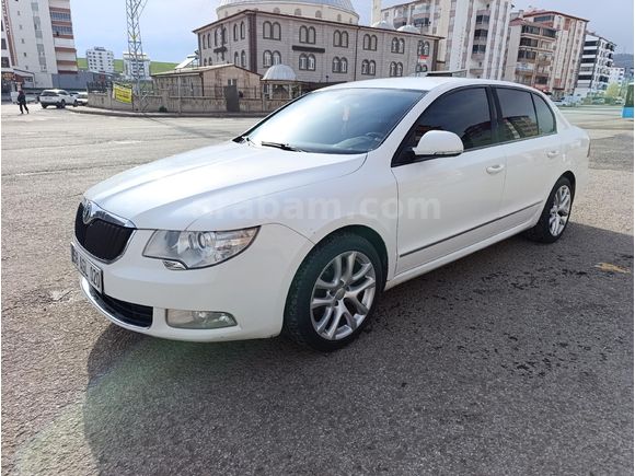Sahibinden Skoda SuperB 1.6 TDI Comfort 2011 Model  295.000 km Beyaz