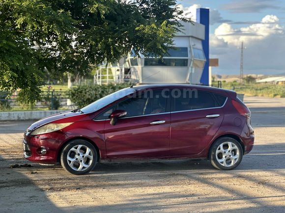 Düğün yapacağım için satılık Ford Fiesta 1.4 Titanium 2011 