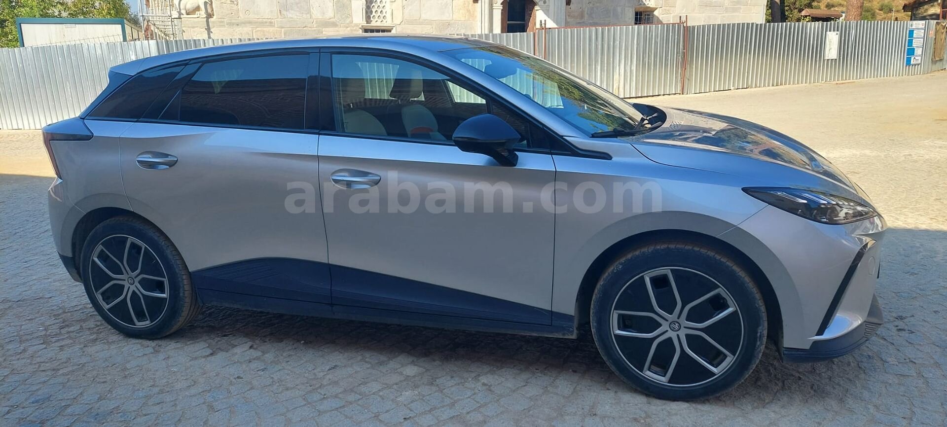 Sahibinden MG MG4 Luxury 2023 Model İzmir 66.000 km Gri 3