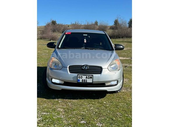 Sahibinden Hyundai Accent Era 1.4 Team 2009 Model Samsun 246.000 km 
Tiriğer seti yeni yağ bakımı yeni Alt takım iyi firen balataları yeni  Vs vs