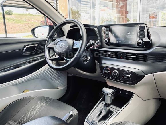 HYUNDAİ İ 20 STYLE PAKET HATASIZ BOYASIZ OTOMOTİK VİTES 