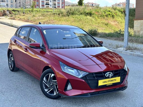 HYUNDAİ İ 20 STYLE PAKET HATASIZ BOYASIZ OTOMOTİK VİTES 